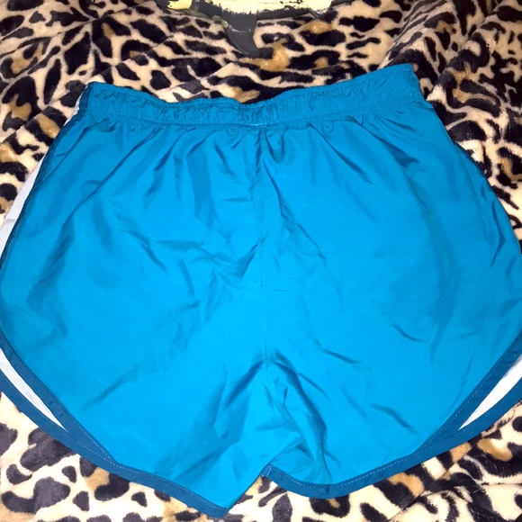 Nike Running Shorts - Picture 2 of 4